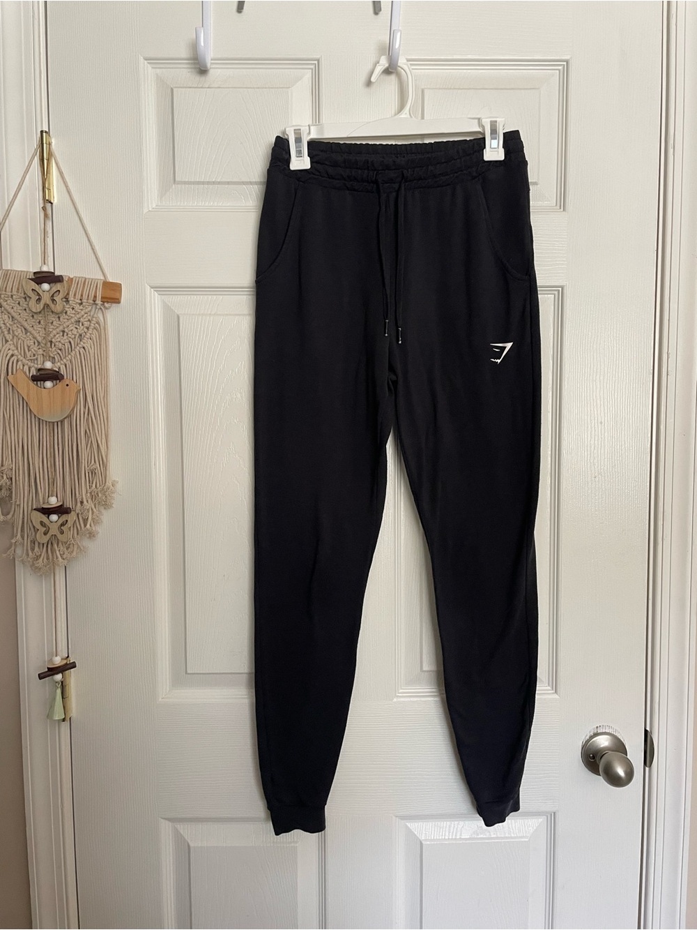 Gymshark Women’s size Small Black Joggers (Has Pilling)